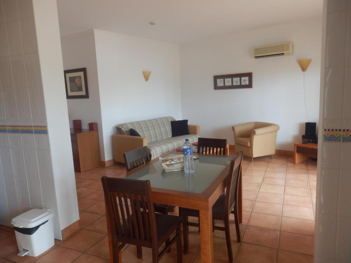 Bel Appartement Au Bord De La Mer De Porto De Mos Лагос Екстериор снимка