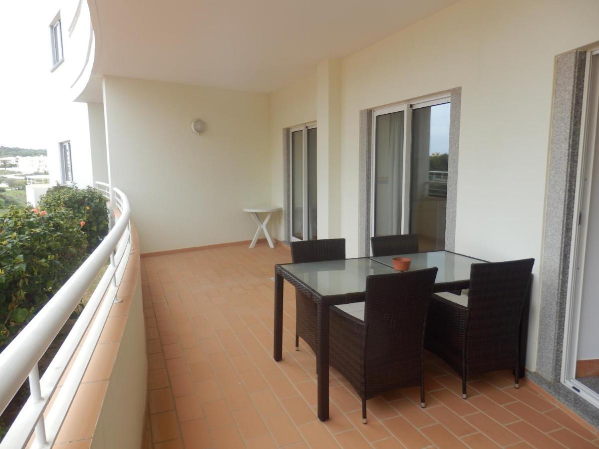 Bel Appartement Au Bord De La Mer De Porto De Mos Лагос Екстериор снимка