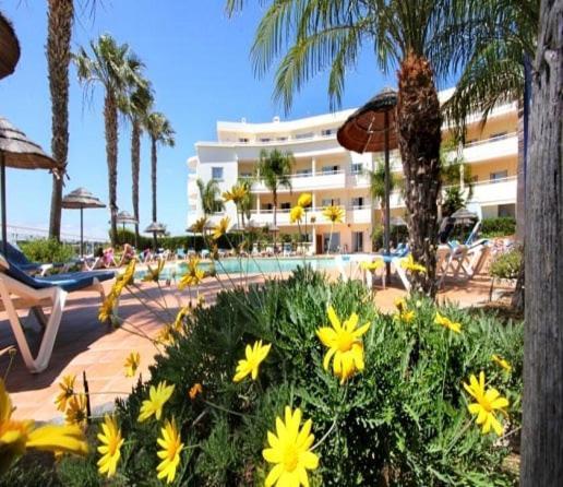 Bel Appartement Au Bord De La Mer De Porto De Mos Лагос Екстериор снимка
