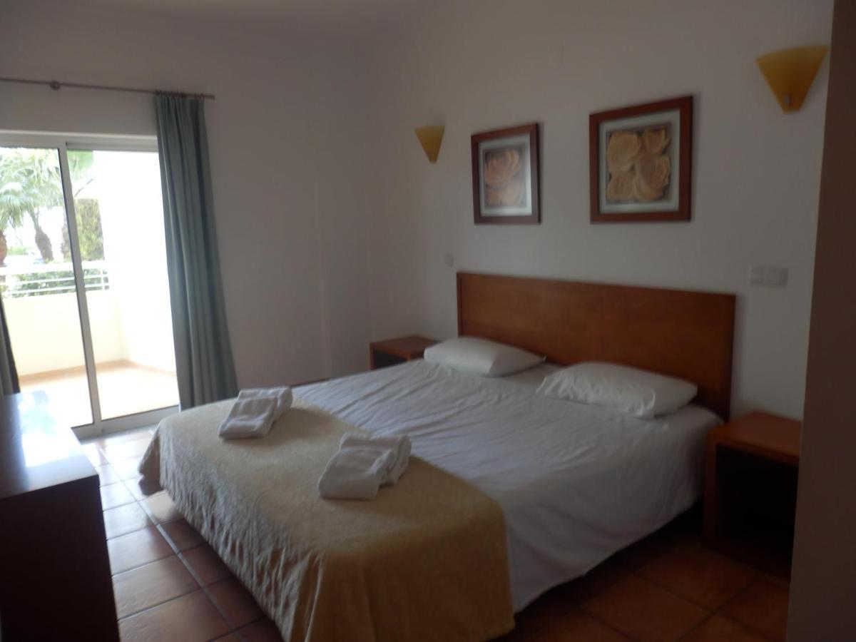 Bel Appartement Au Bord De La Mer De Porto De Mos Лагос Екстериор снимка
