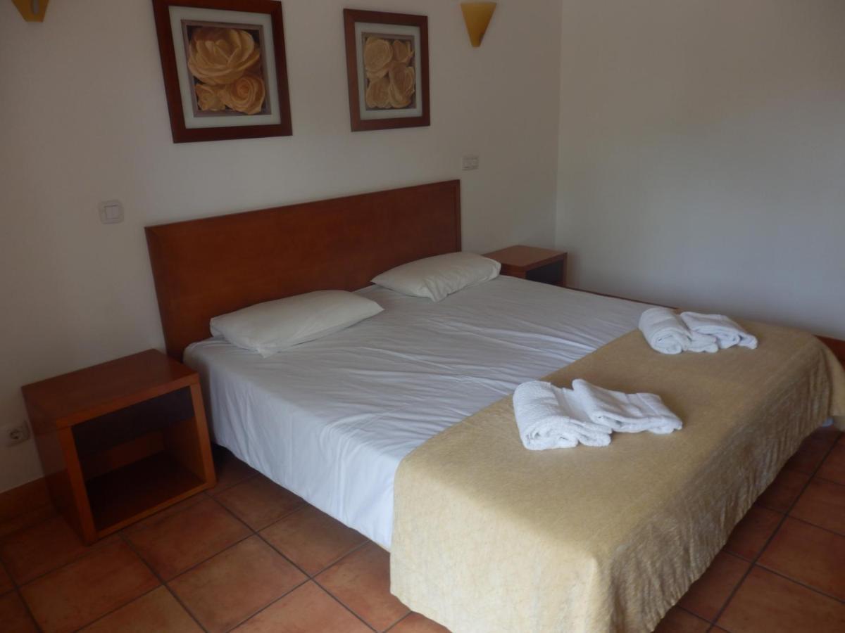 Bel Appartement Au Bord De La Mer De Porto De Mos Лагос Екстериор снимка
