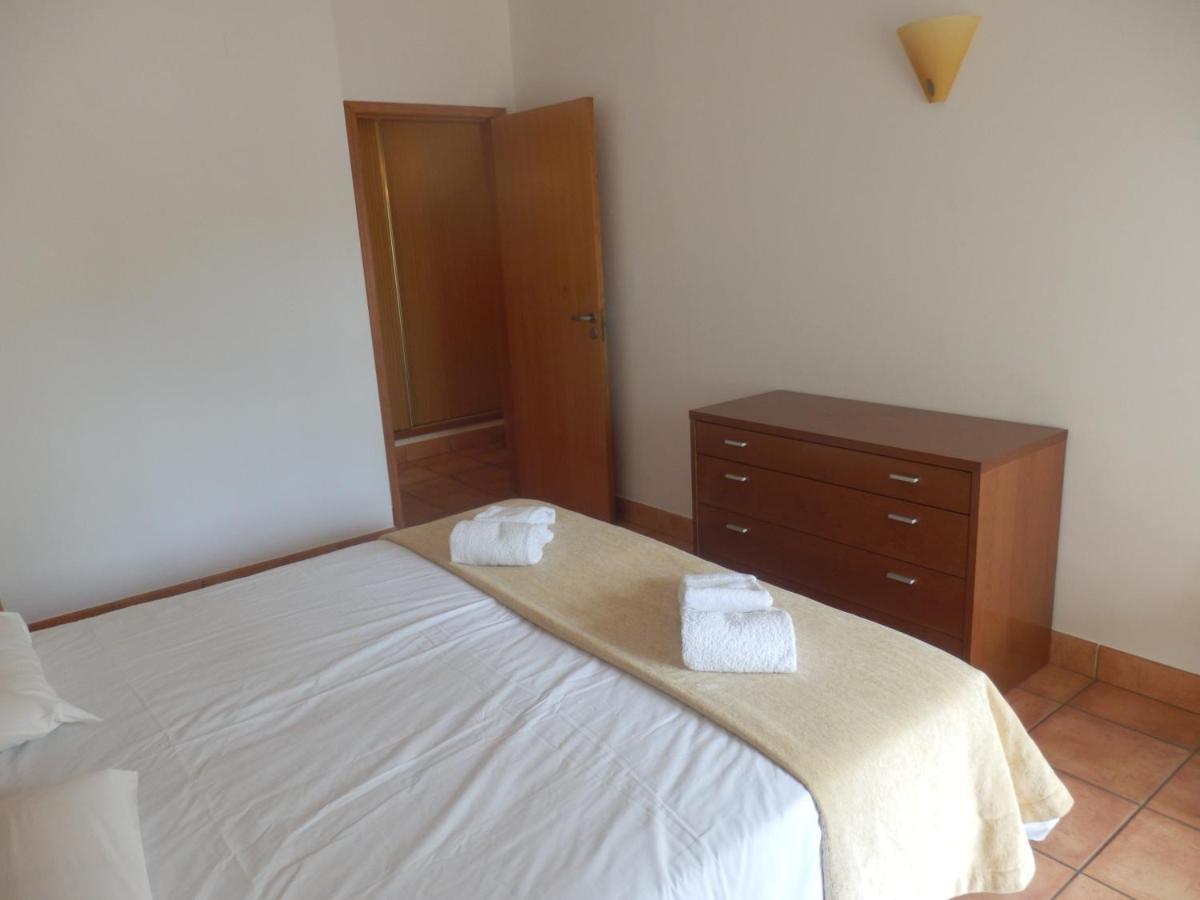 Bel Appartement Au Bord De La Mer De Porto De Mos Лагос Екстериор снимка
